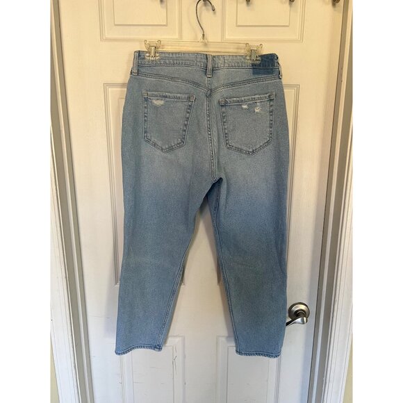 Hollister Distressed Curvy High-Rise Mom Jean Medium Wash Size 9 Short - Picture 4 of 8